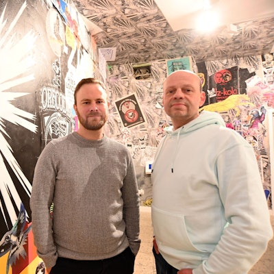 Zwei Streetartists reden über ihre Kunst und eine Ausstellung im Kulturbunker Mülheim Ende April. Tim Ossege (alias seiLeise, mit Bart) und Tom Weecks (alias cutsandpieces).