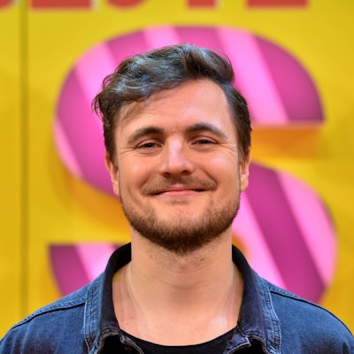 Der Kölner Komiker Phil Laude hat in der Schule selber auch schlechte Erfahrungen gemacht.