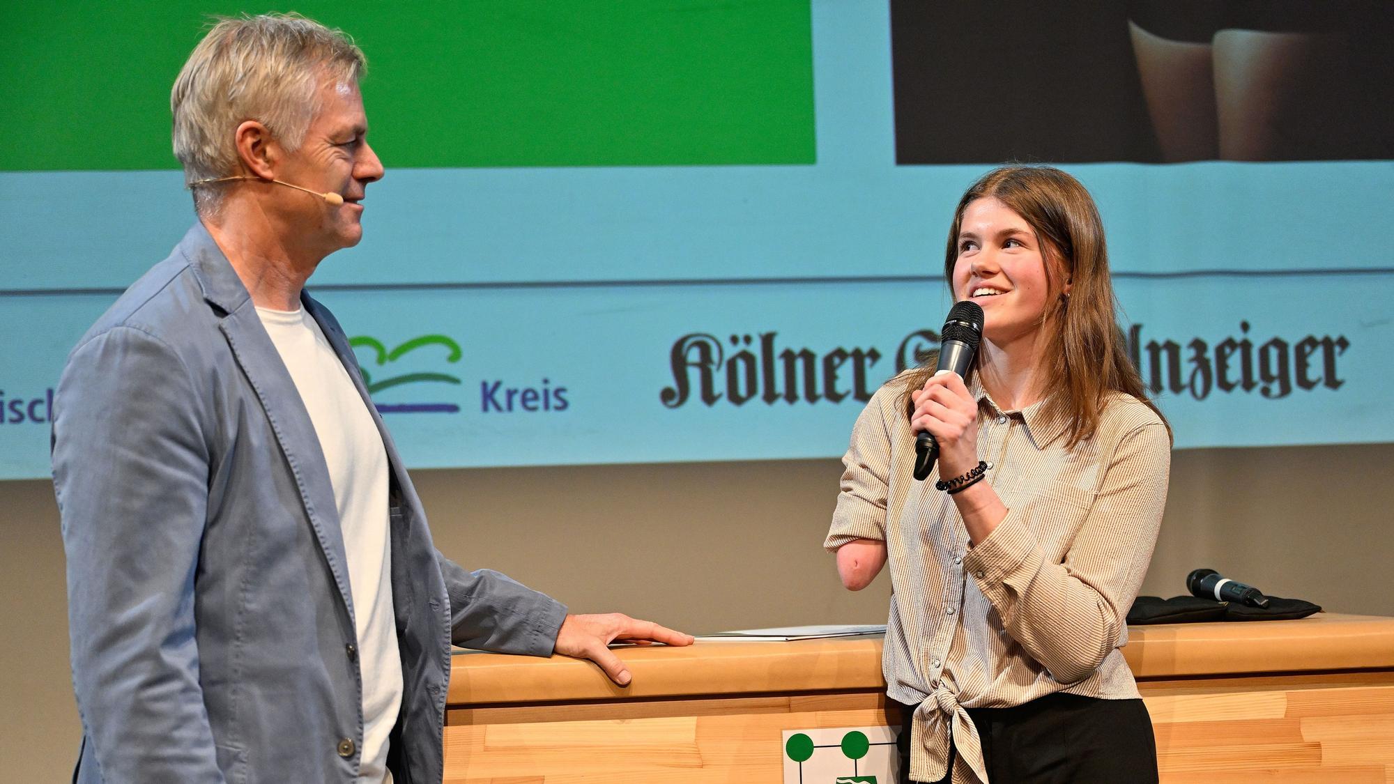 Jule Roß im Interview mit Tom Bartels.