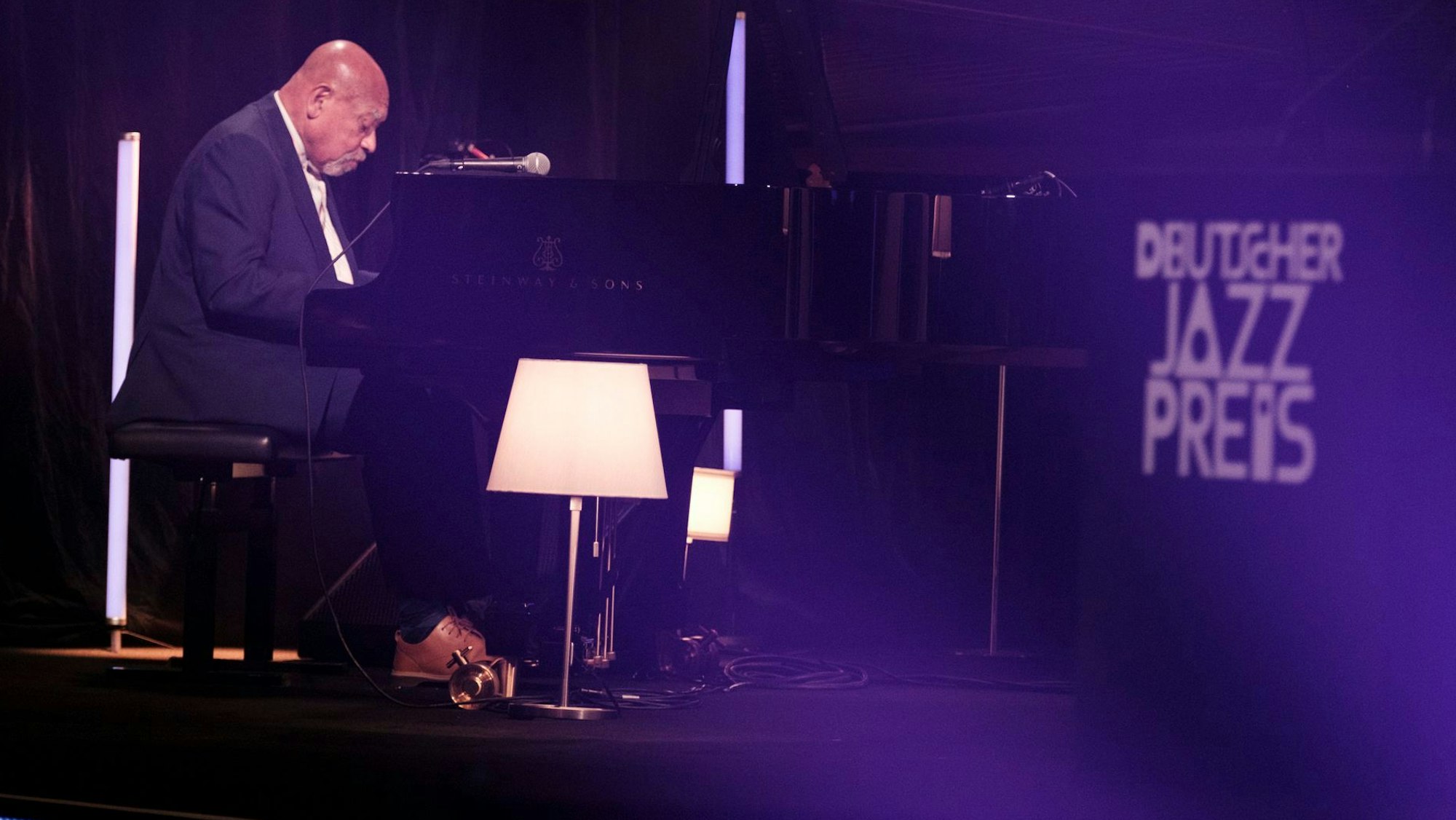 18.04.2024, Nordrhein-Westfalen, Köln: Der US-amerikanische Jazz-Pianist Kenny Barron hat den Deutschen Jazzpreis 2024 gewonnen.