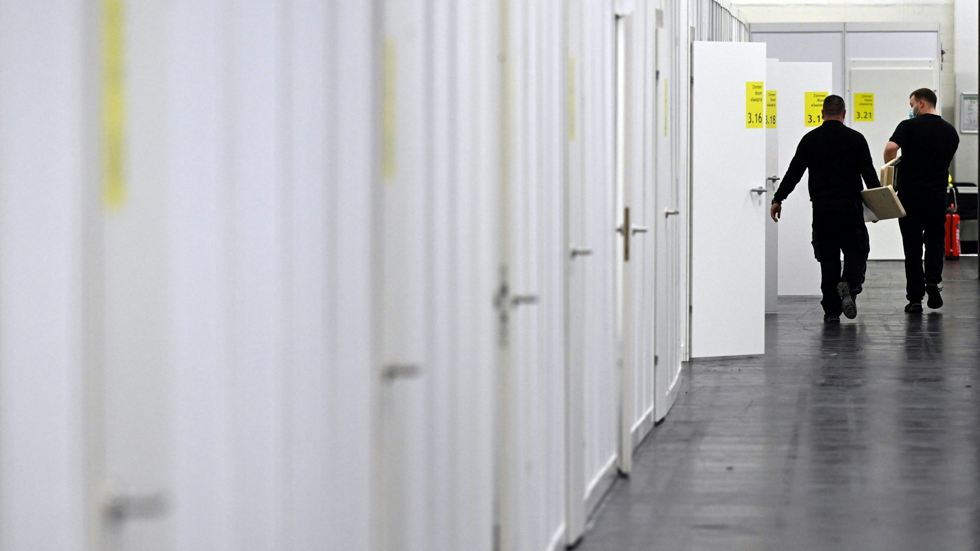 In den Kölner Messehallen wurden Notunterkünfte mit bis zu 800 Plätzen für Geflüchtete eingerichtet.