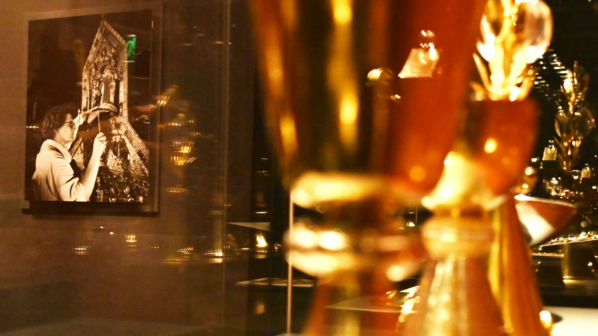 Eine neue Ausstellung in der Domschatzkammer zeigt Arbeiten der Goldschmiedin Elisabeth Treskow (1898–1992).