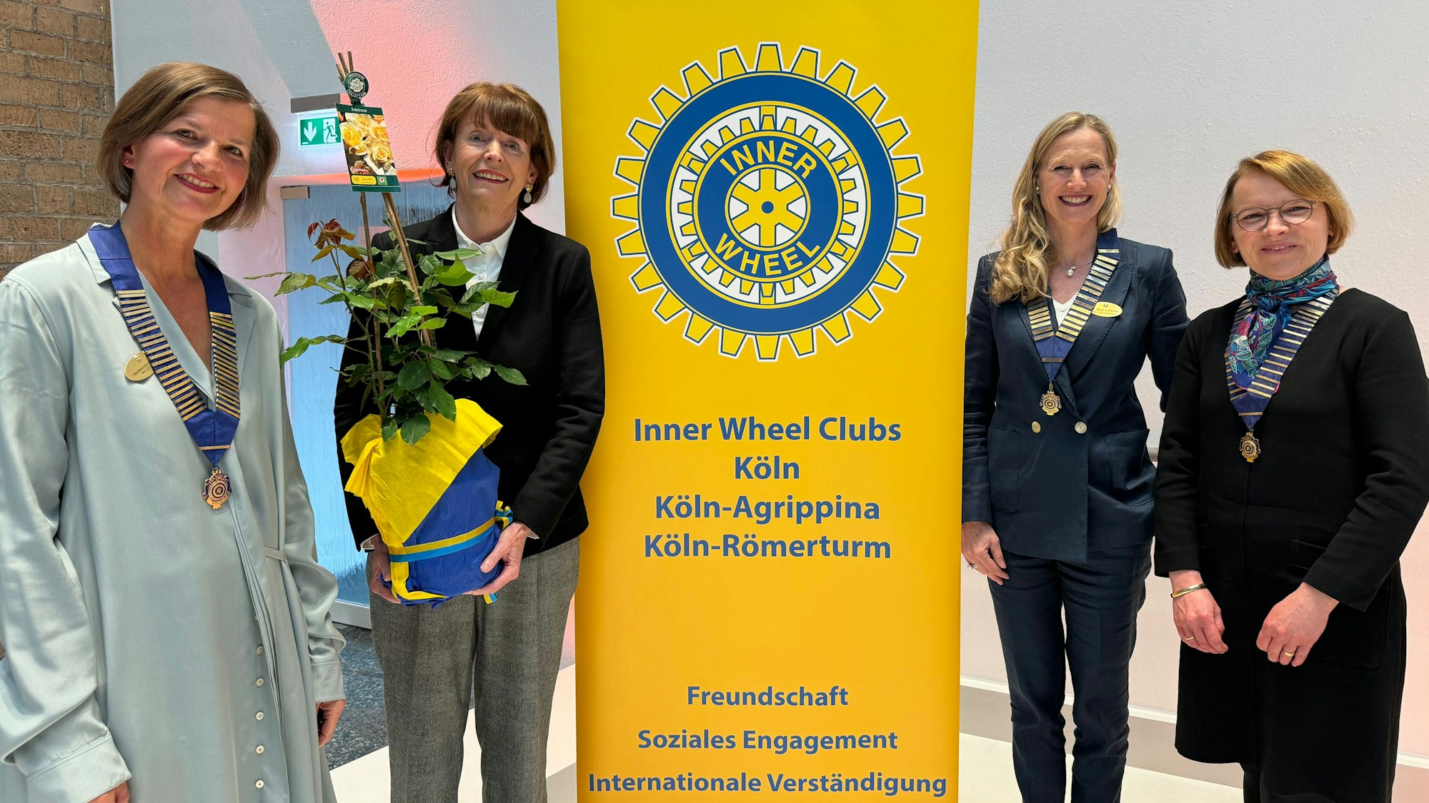 Dagmar Schulte (Präsidentin Inner Wheel Club Köln), Henriette Reker (Oberbürgermeisterin Köln), Birgit Rothschild (Präsidentin IWC Köln-Römerturm), Dr. Andrea Deichmann (Präsidentin, IWC Agrippina)
