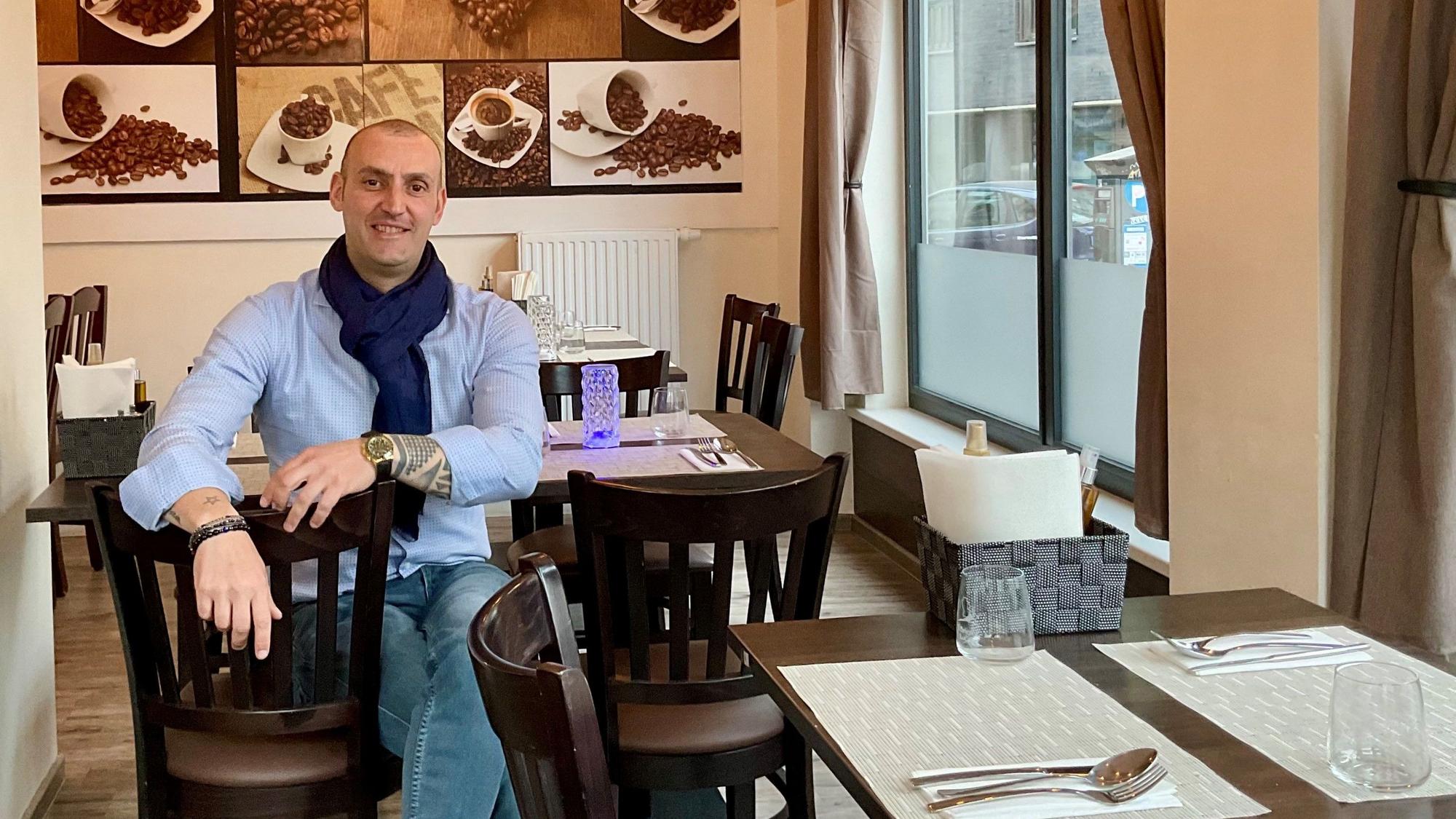 Mann im Restaurant