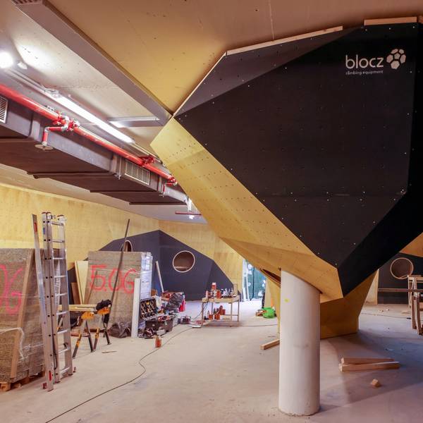 Baustelle mit Kletterelementen