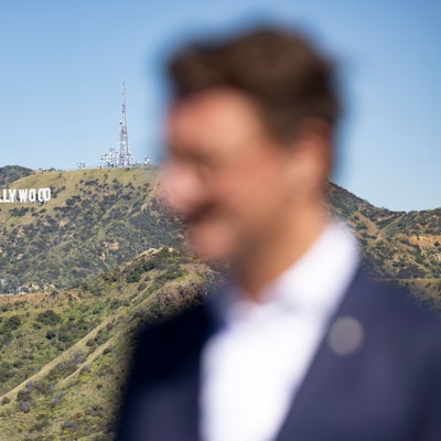 Hendrik Wüst, Ministerpräsident NRW, in Los Angeles, Kalifornien, USA am Hollywood-Zeichen