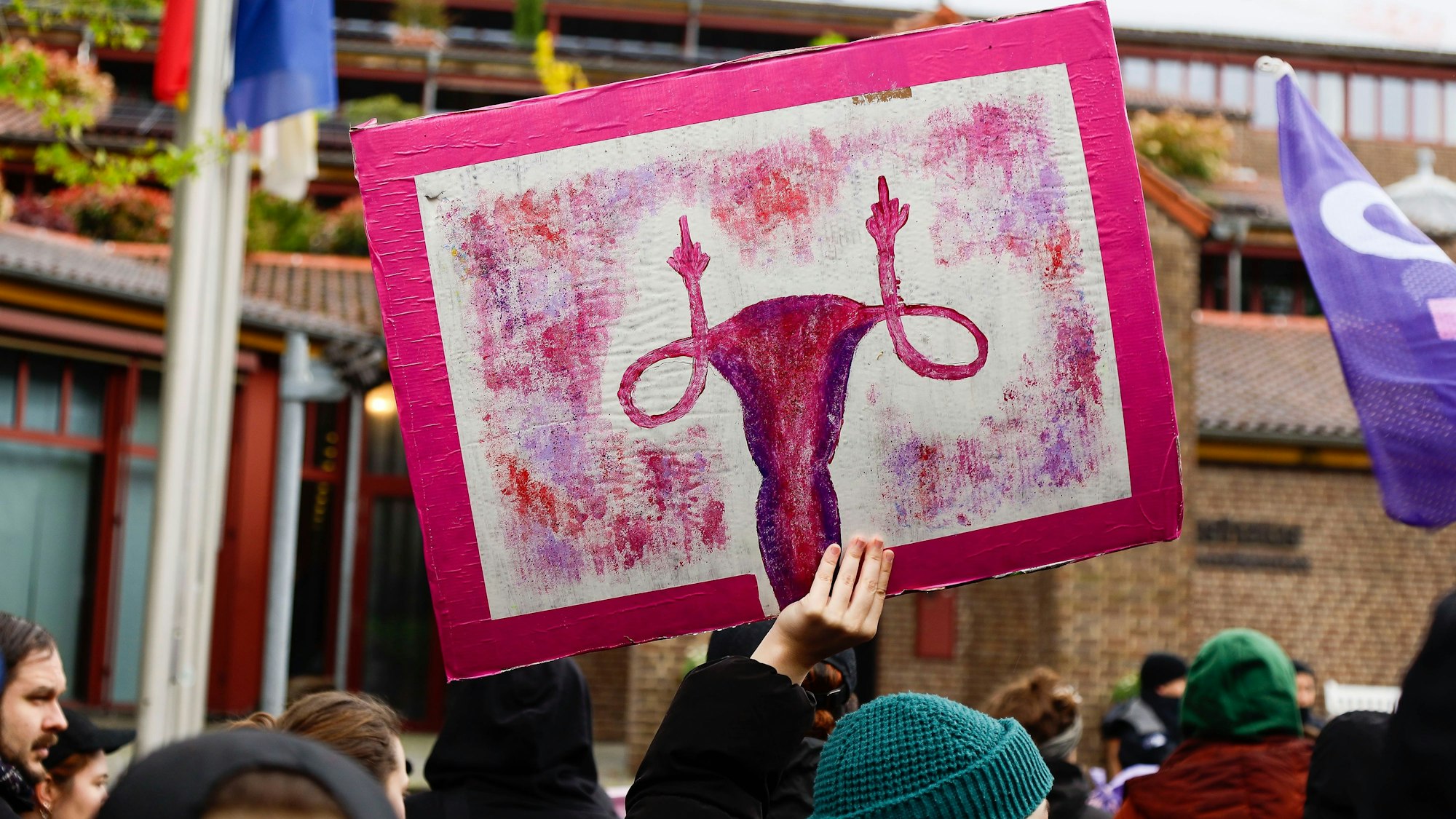 Maternushaus in Köln: Protest gegen „Pro Life“-Tagung