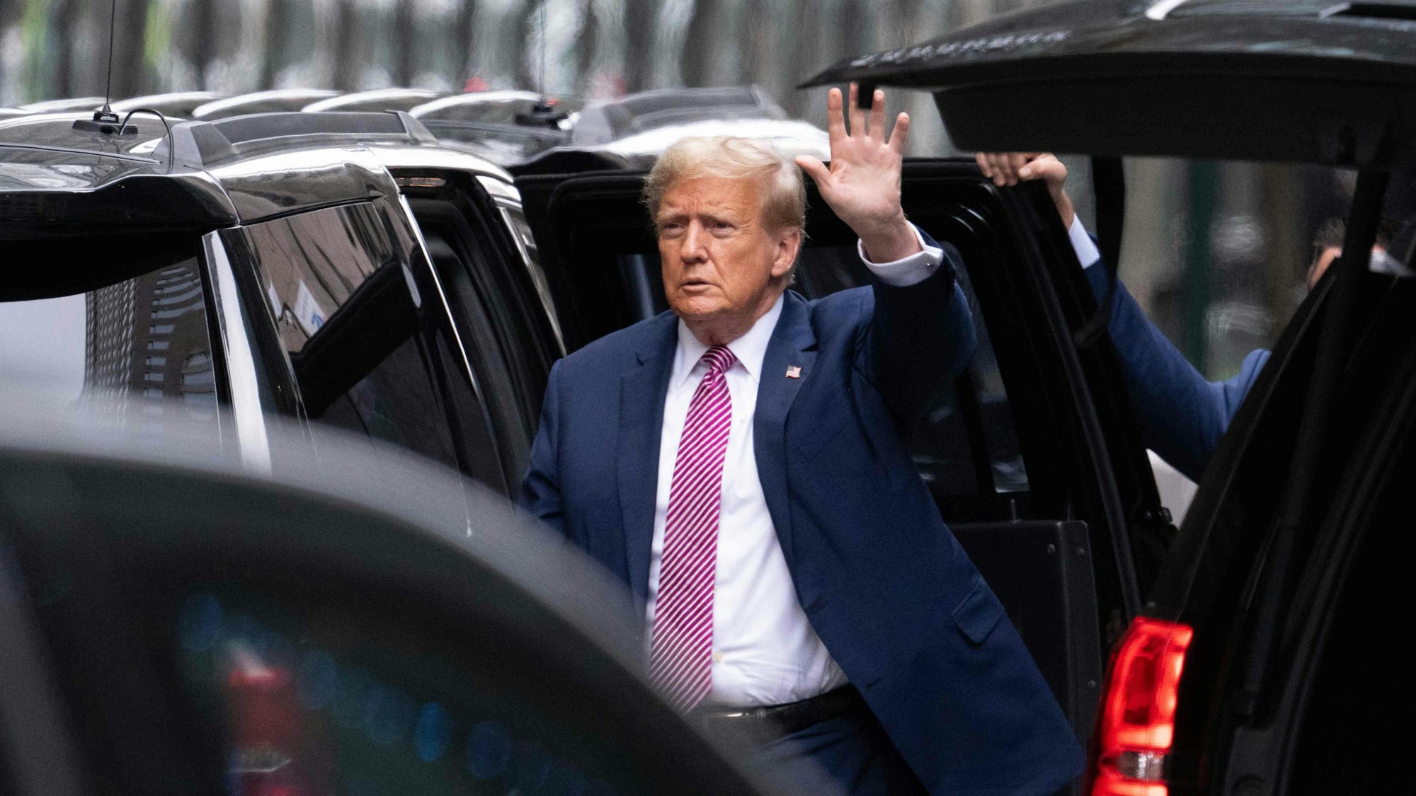 Donald Trump am Trump-Tower in New York, am Montag beginnt der Schweigegeld-Prozess gegen den ehemaligen Präsidenten.