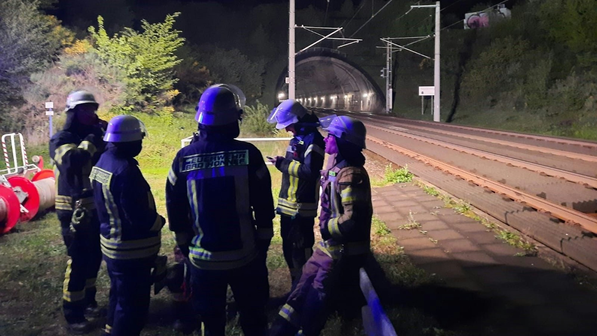 Die Feuerwehr wurde zur ICE-Strecke am Aegidienberg-Tunnel alarmiert.