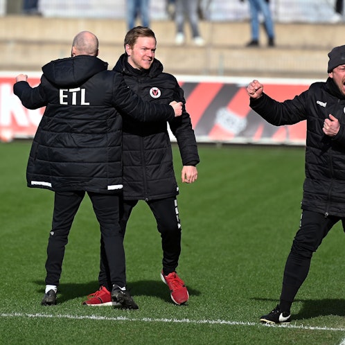 Fußball
A-Junioren Bundesliga West
Bayer 04 Leverkusen - FC Viktoria Köln
Freude nach dem 1:0 für Köln
mitte: Marian Wilhelm
Foto: Uli Herhaus