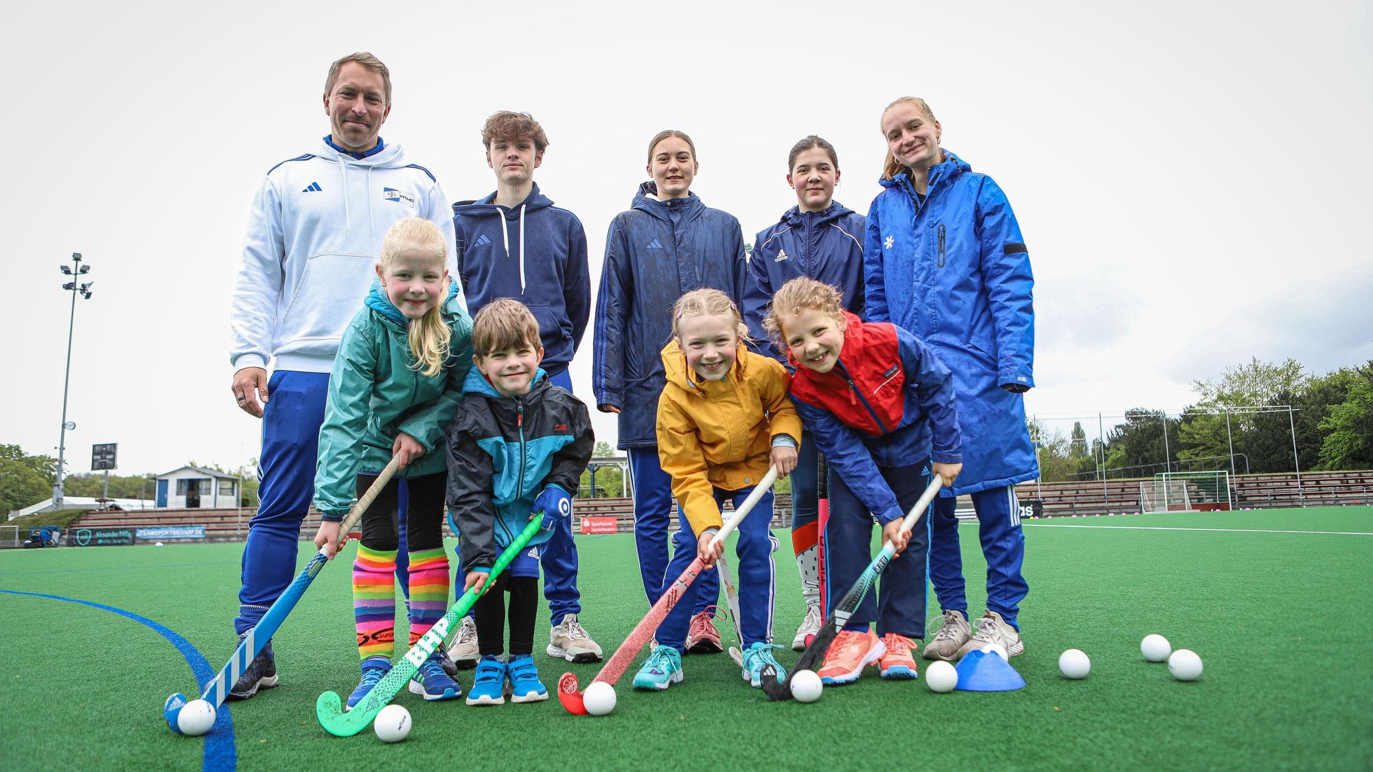 RTHC Bayer Leverkusen: Schnuppertraining mit dem Hockeyschläger in der ...