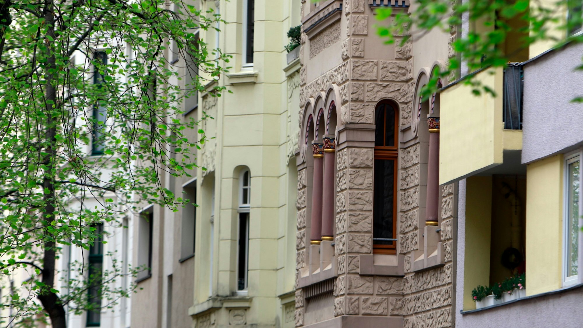 Häuserfassade in Köln.