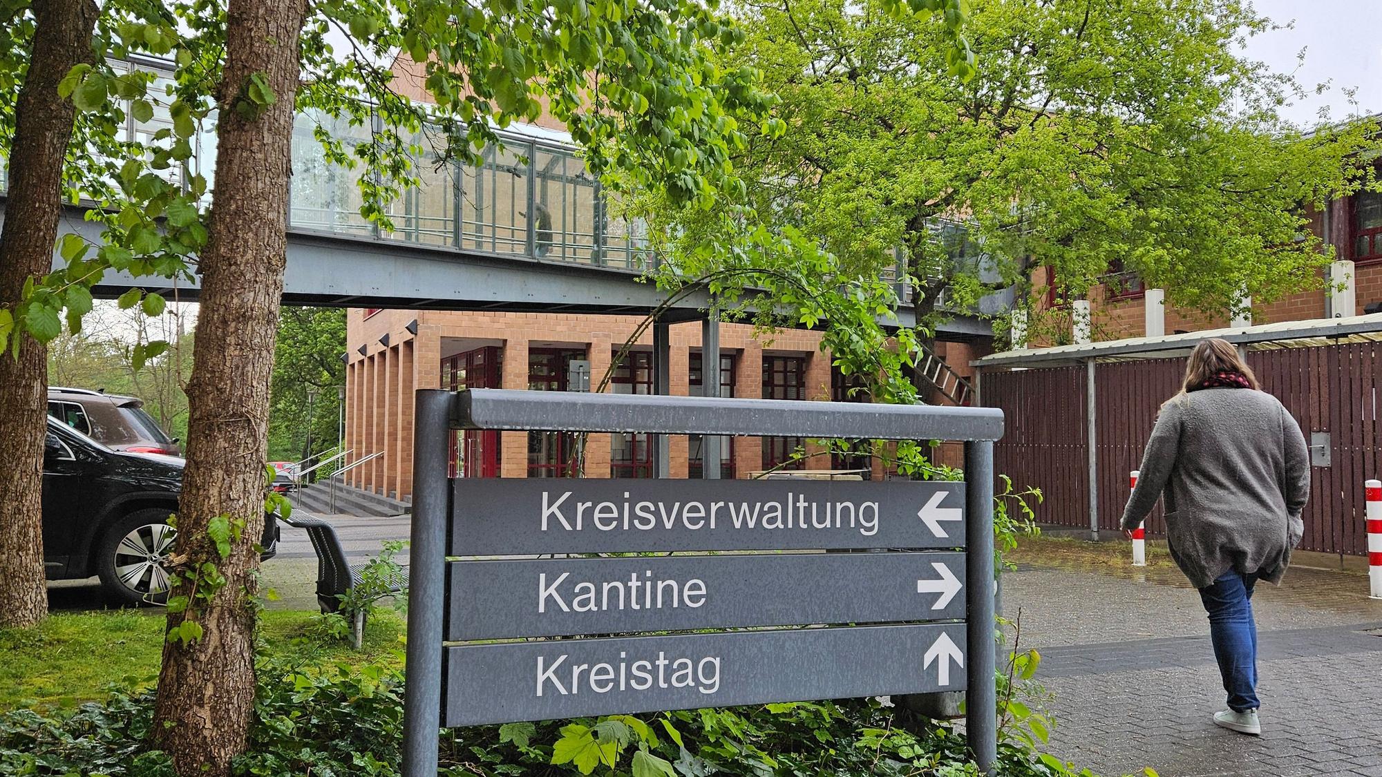 Zu sehen ist das Kreishaus in Bergheim.