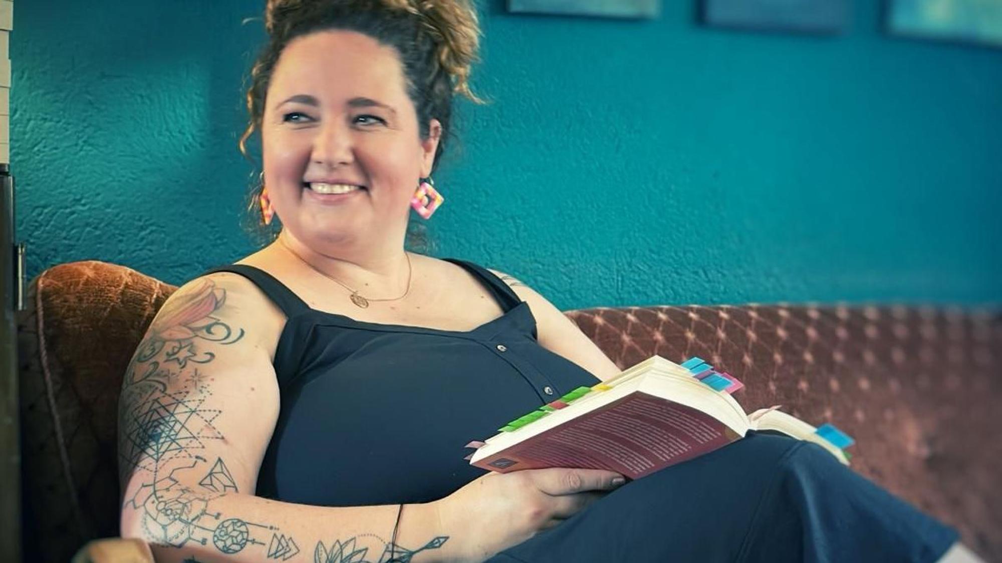 Gründerin Natacha Jill Colin von Divana Verlag auf der letzten feministischen Buchwoche im Bürgerzentrum Ehrenfeld.