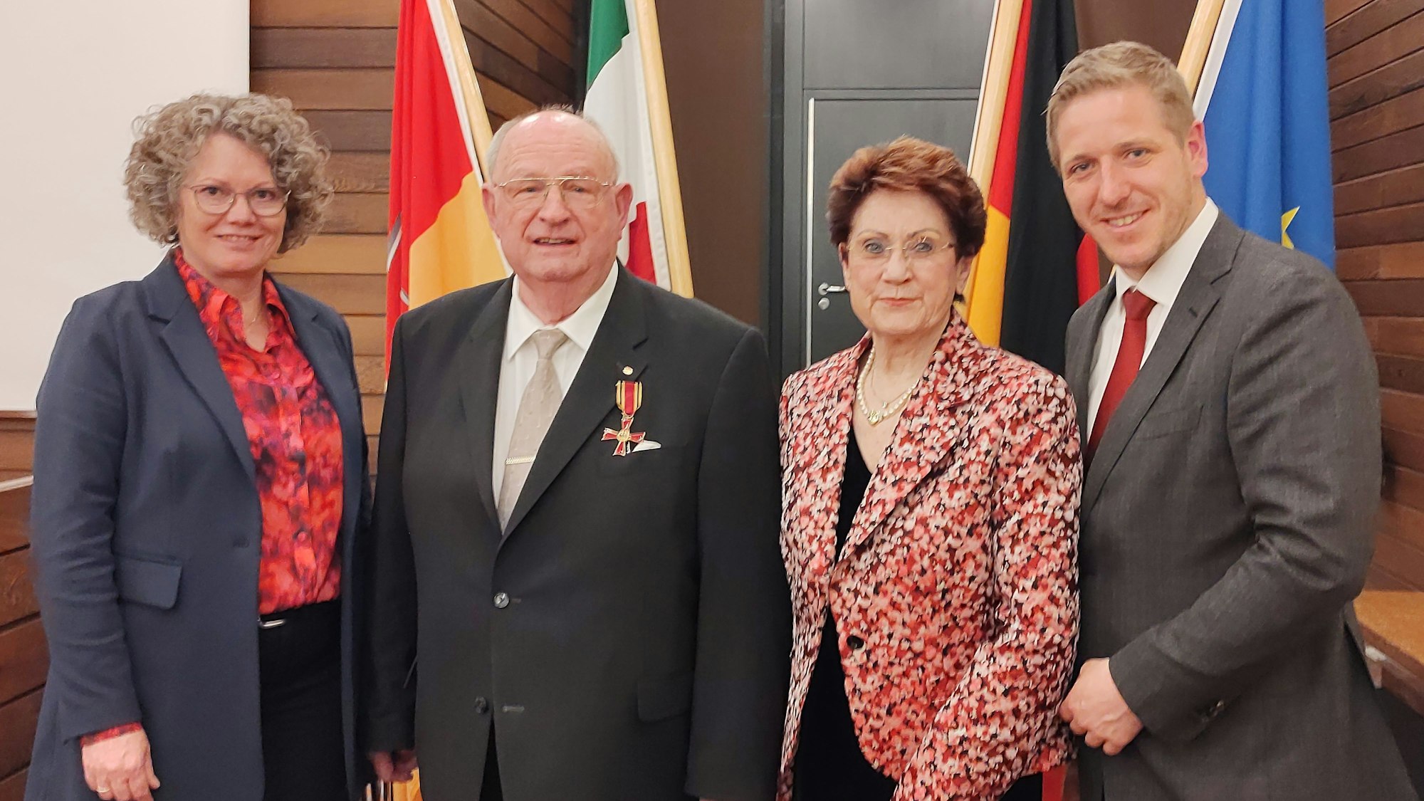 Das Foto zeigt Anna-Katharina Horst, Hans Josef Engels, Annegret Engels und Markus Ramers.