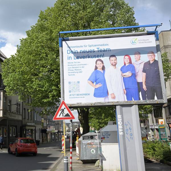 Klinikum Leverkusen wirbt um Pfleger mitten in Gladbach.