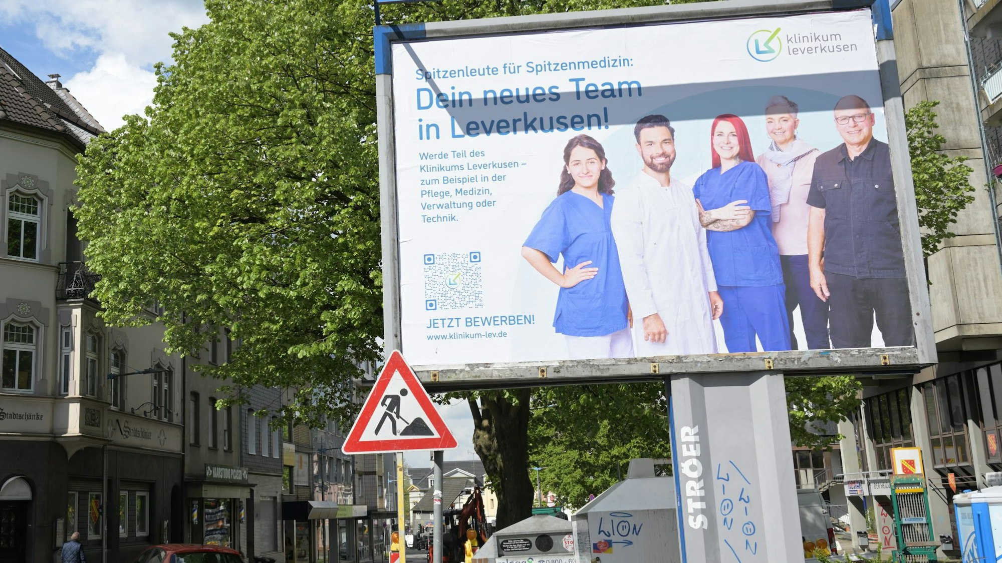 Klinikum Leverkusen wirbt um Pfleger mitten in Gladbach.