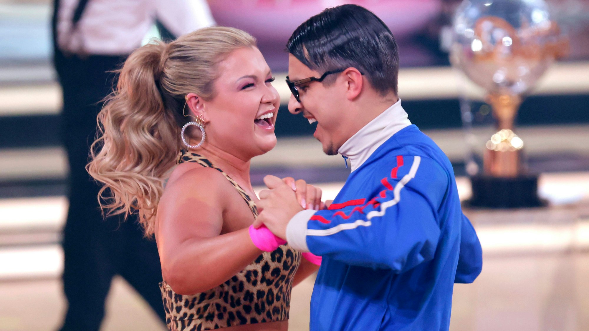 Fitness-Bloggerin Sophia Thiel und Tänzer Alexandru Ionel in der siebten Live-Show bei der 17. Staffel der RTL-Tanzshow „Let's Dance“.