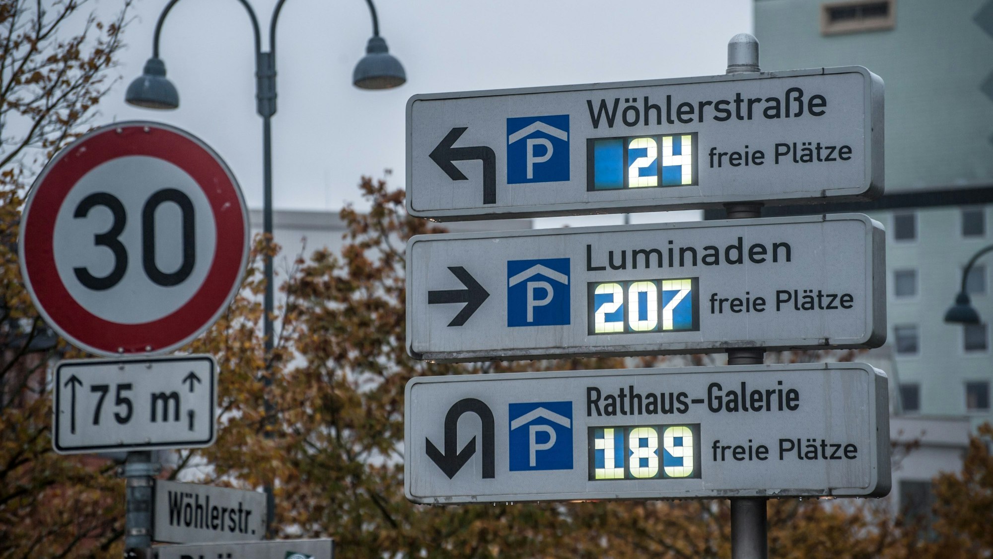 Parkleitsystem Tafel Wöhlerstraße