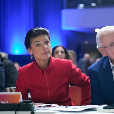 Die BSW-Vorsitzende Sahra Wagenknecht zusammen mit ihrem Ehemann Oskar Lafontaine. Der ehemalige SPD-Politiker hat in einem Interview russische Propaganda wiedergekäut. (Archivbild)