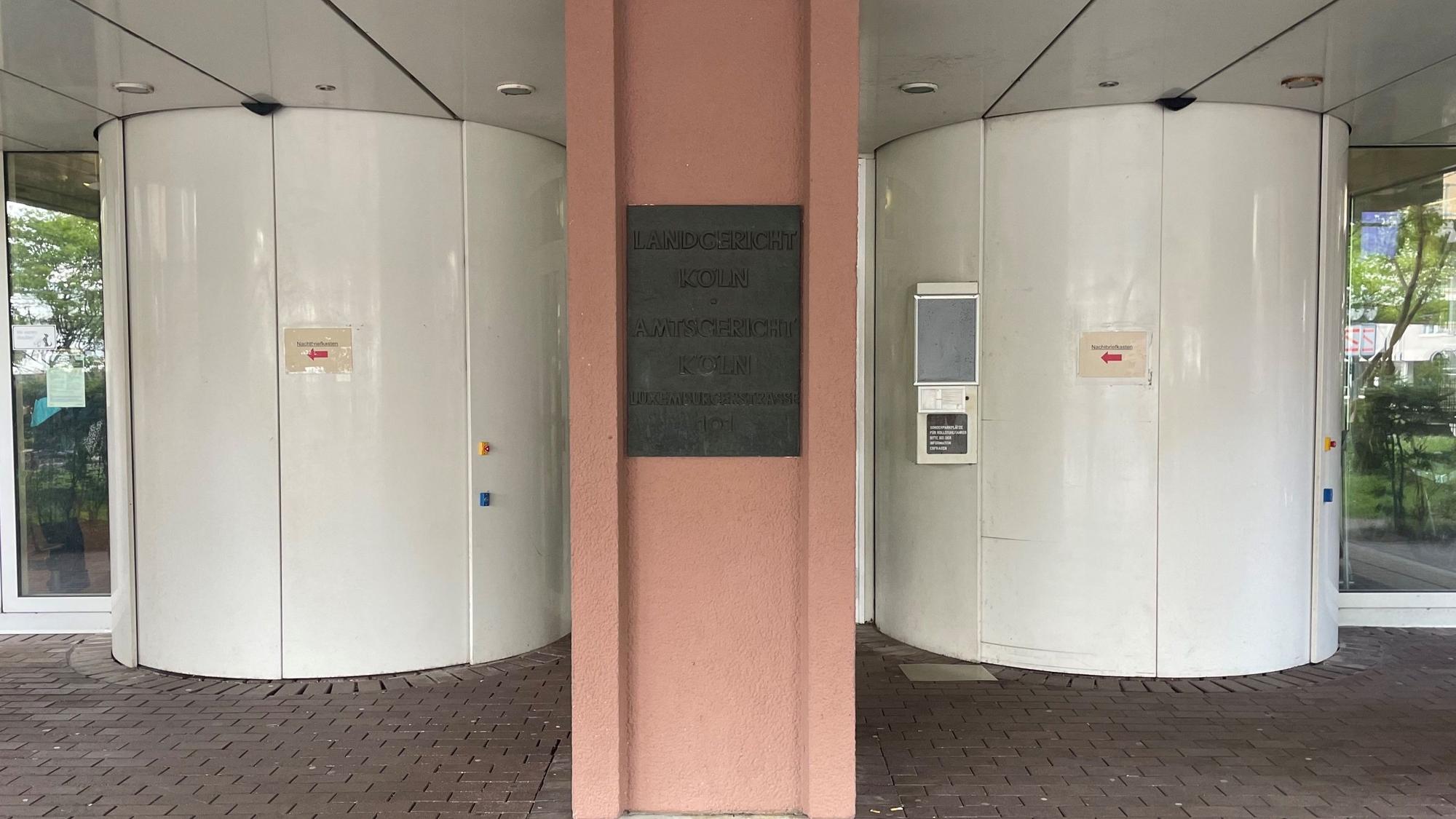 Eingang zum Kölner Landgericht.