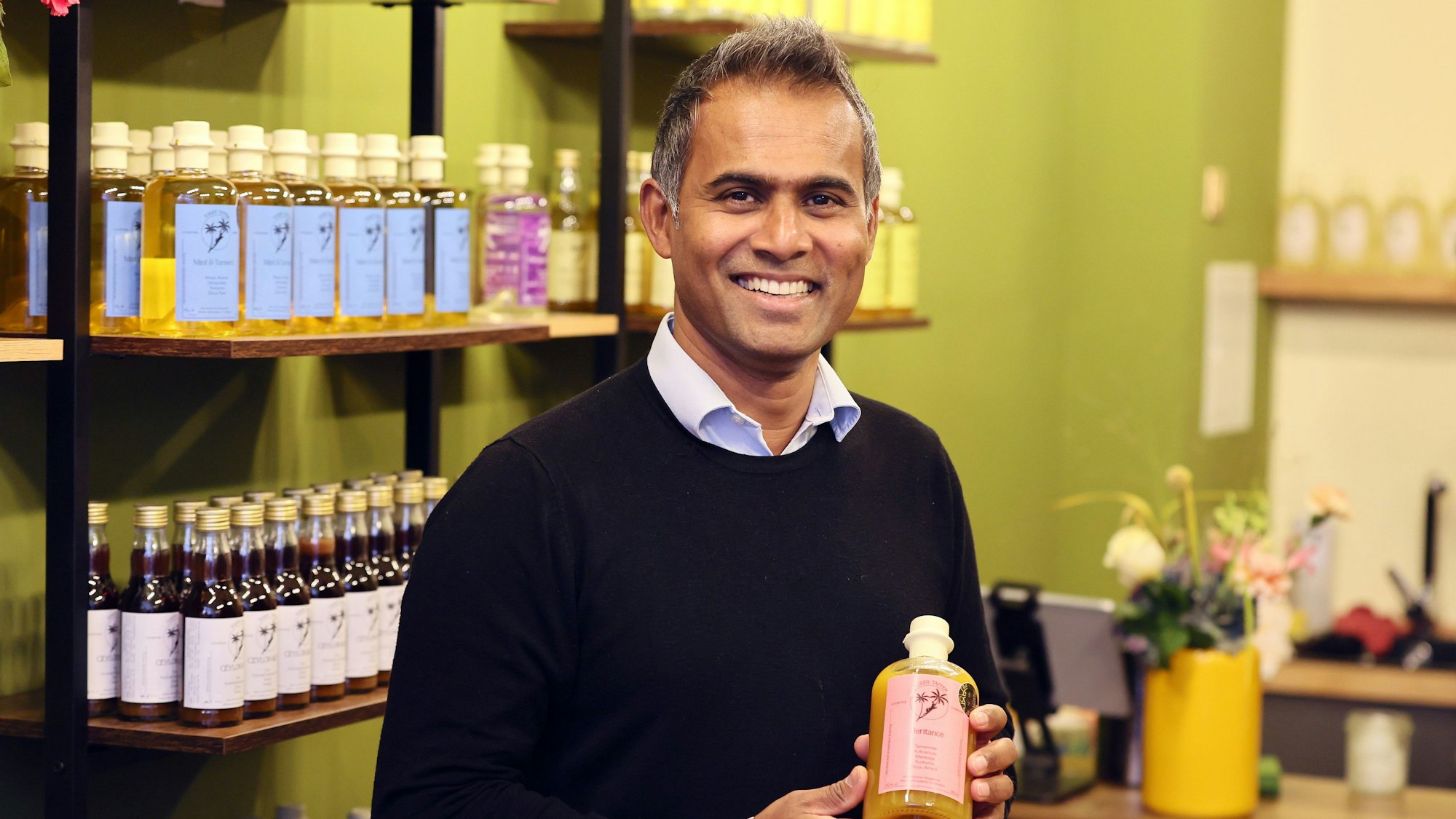 Toddy Tapper Bottled Cocktail Boutique, Inhaber Indika Silva