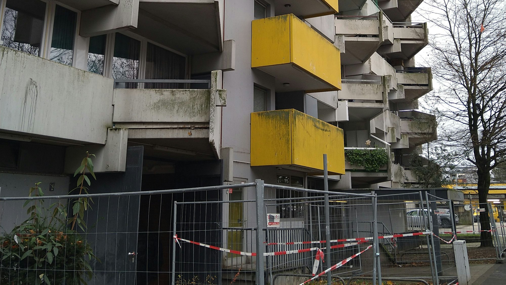 Marode Fassade der betroffenen Häuser an der Osloer Straße, am Liverpooler Platz und in verschiedenen Straßen in Seeberg. Foto von Christopher Dröge