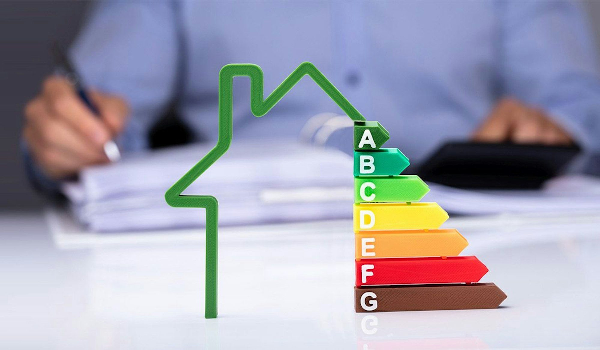 Haus mit Energieklassen A - G.