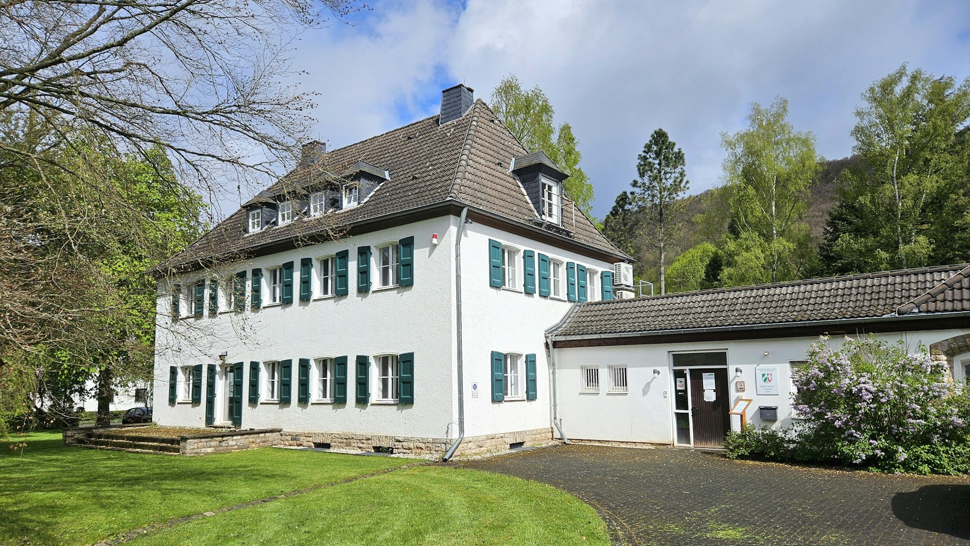 Blick auf das alte Forstamt, das abgerissen werden soll.