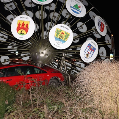 Zu sehen ist eine Aufnahme nach einem Verkehrsunfall.