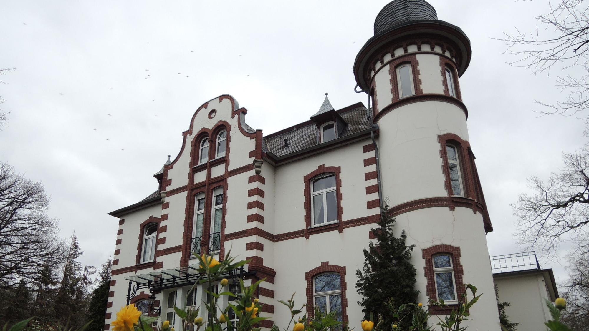 Das Bild zeigt die Villa Sophienhöhe in Kerpen-Niederbolheim.