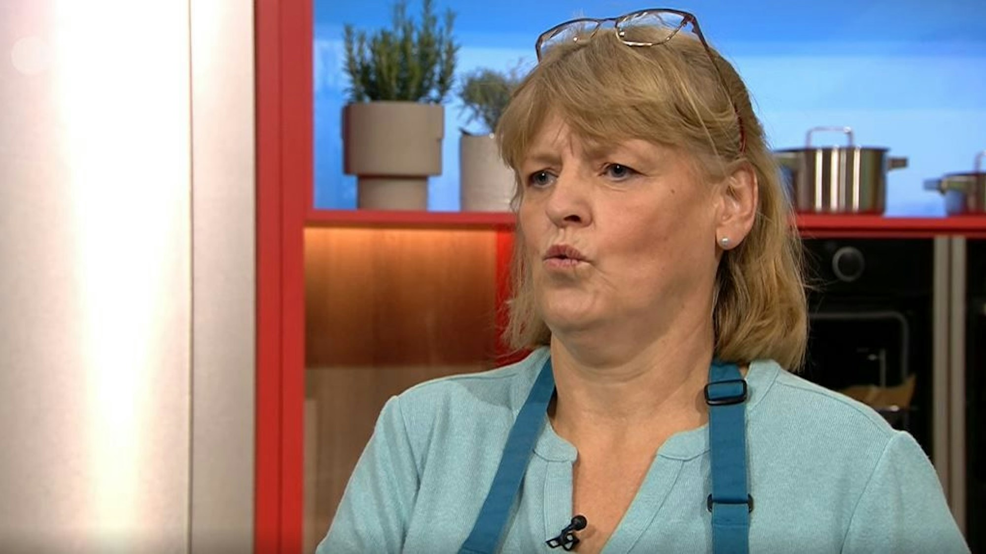 Annemaries Reaktion darauf, dass Ralf Zacherl ihr Gekochtes als „etwas zu salzig“ bezeichnet.