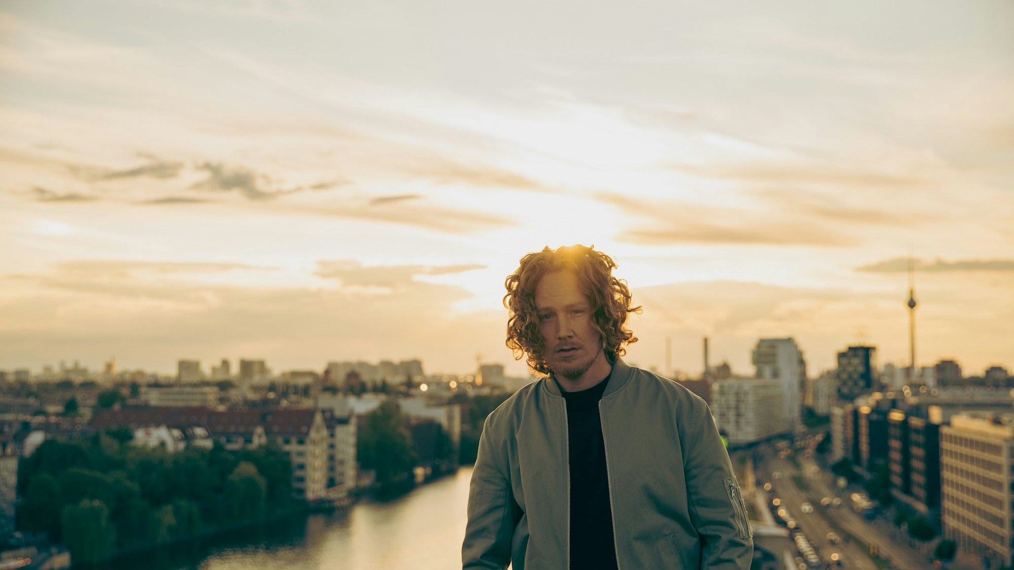 Michael Schulte ist der Star der diesjährigen Bedburger Musikmeile. Am 7. September erwarten die Schlossstädter wieder über 30000 Zuschauer.