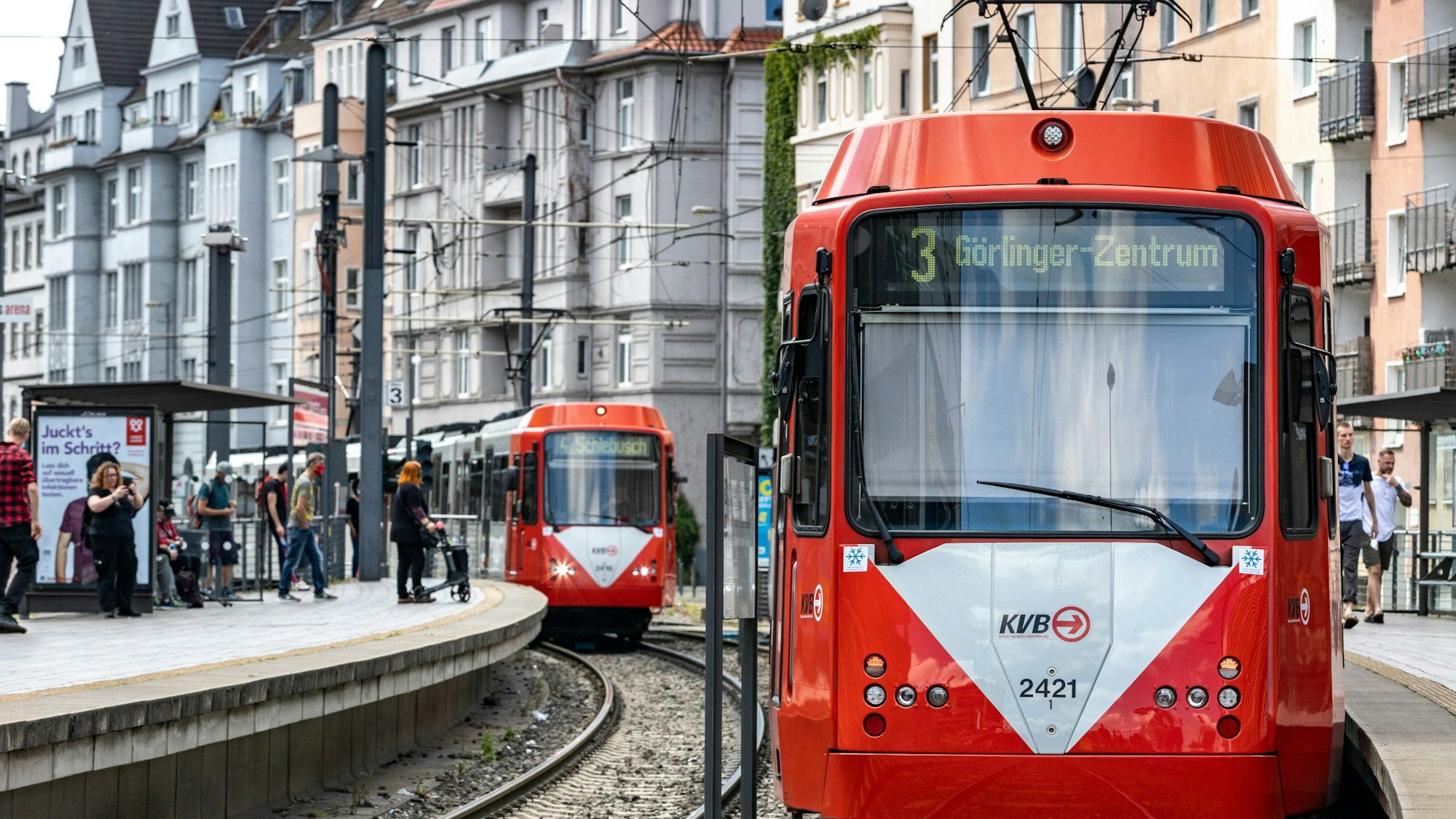 Eine Stadtbahn der Linie 3 der KVB. (Symbolbild)
