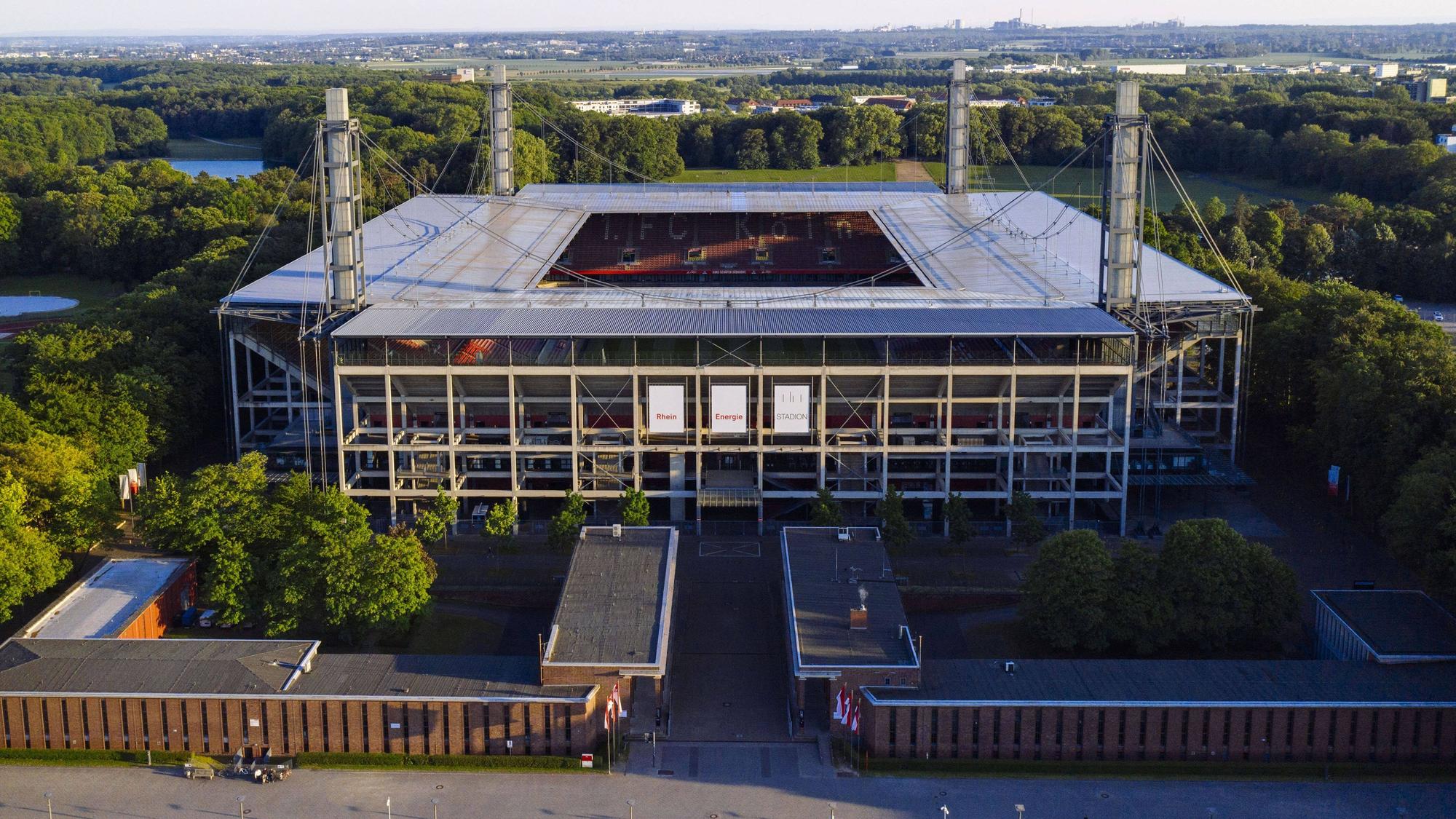 Das Kölner Rhein-Energie-Stadion in Müngersdorf.