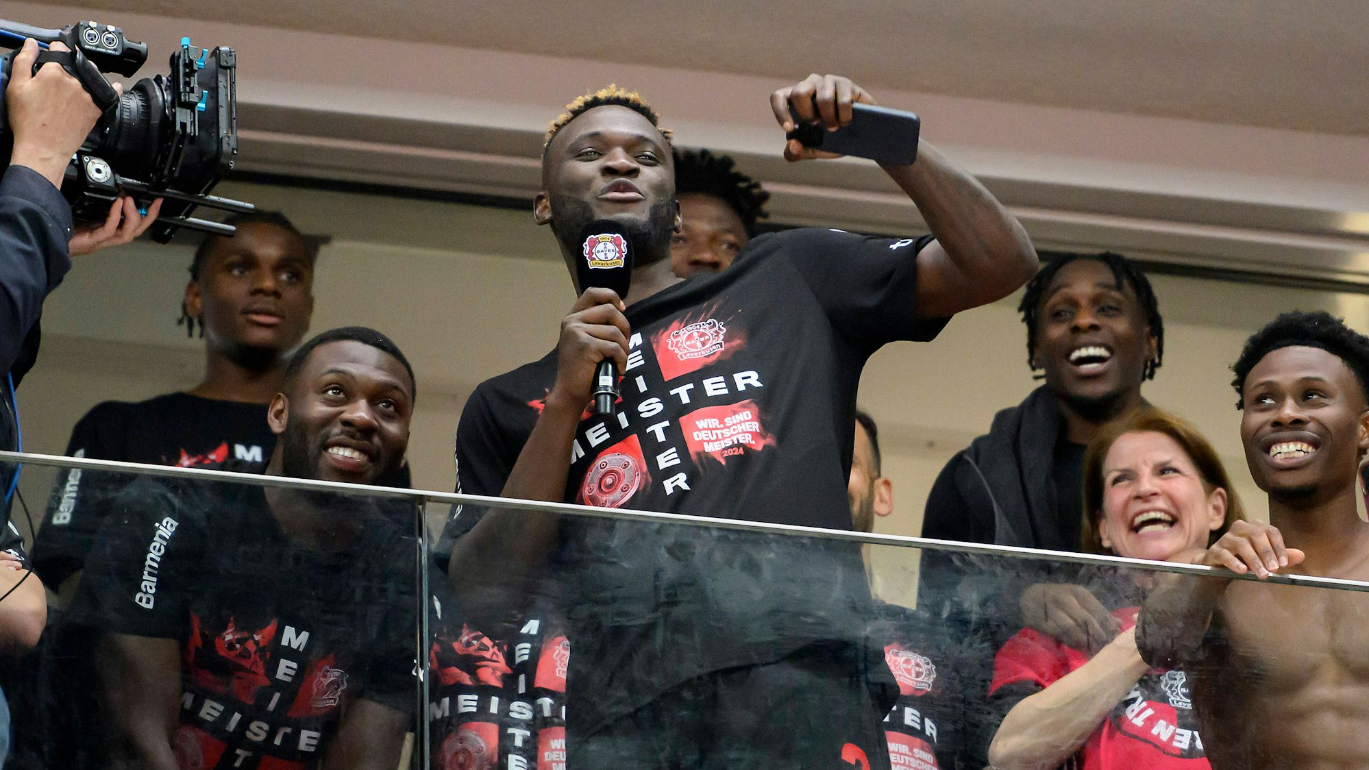 Victor Boniface feierte mit Bayer 04 Leverkusen bereits nach dem 29. Saisonspiel die deutsche Meisterschaft.