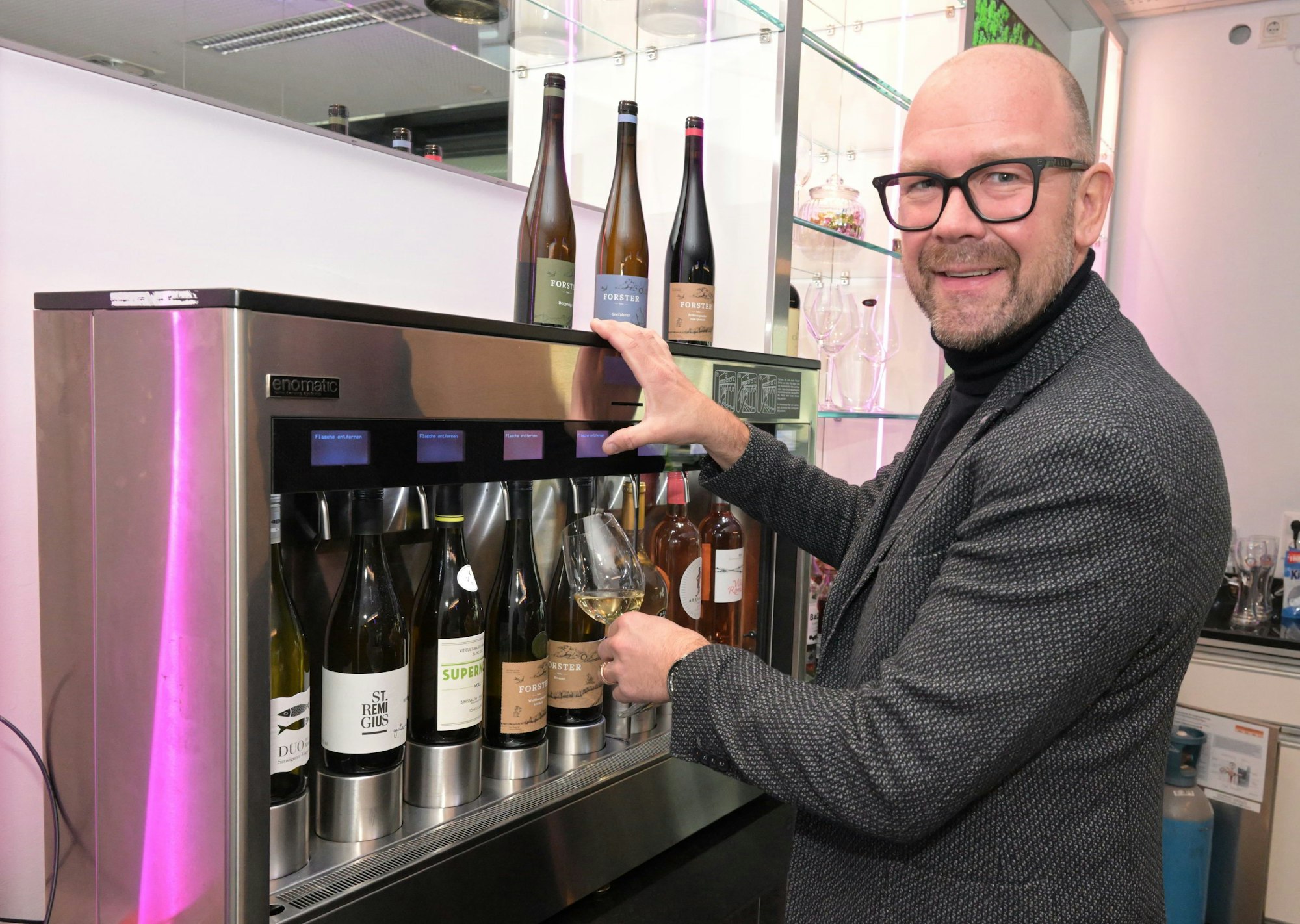 Thomas Füllengraben ist mit seiner Frau Heike Staudacher (nicht im Bild) Betreiber der Gaststätte „Üül“ auf Schloss Eulenbroich.