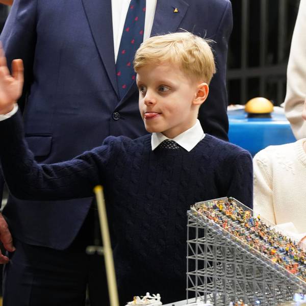 Die Zwillinge Jacques (l) und Gabriella, Kinder von Fürst Albert II. von Monaco und Gattin Charlene, besichtigen die neue Monaco-Welt im Miniatur Wunderland.