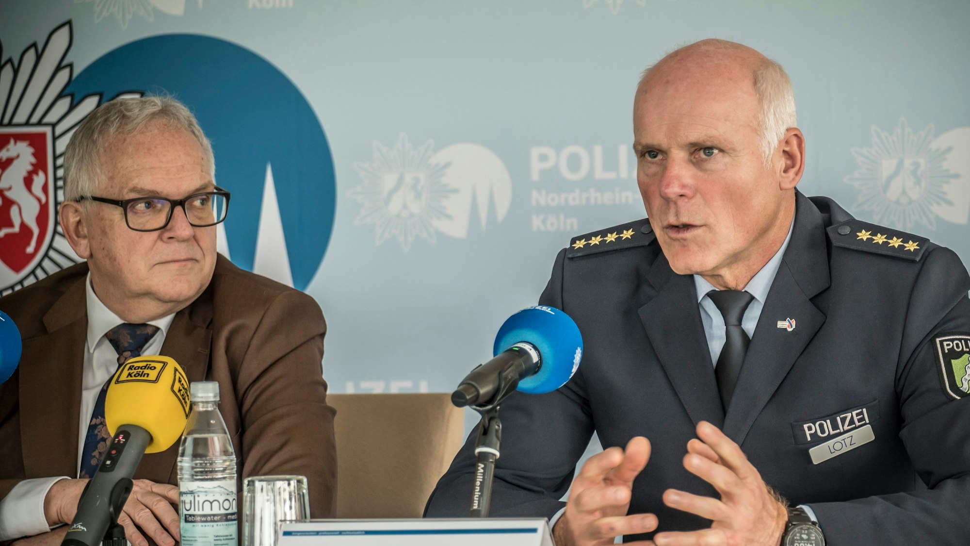Polizeipräsident Johannes Hermanns und der leitende Polizeidirektor Martin Lotz.
