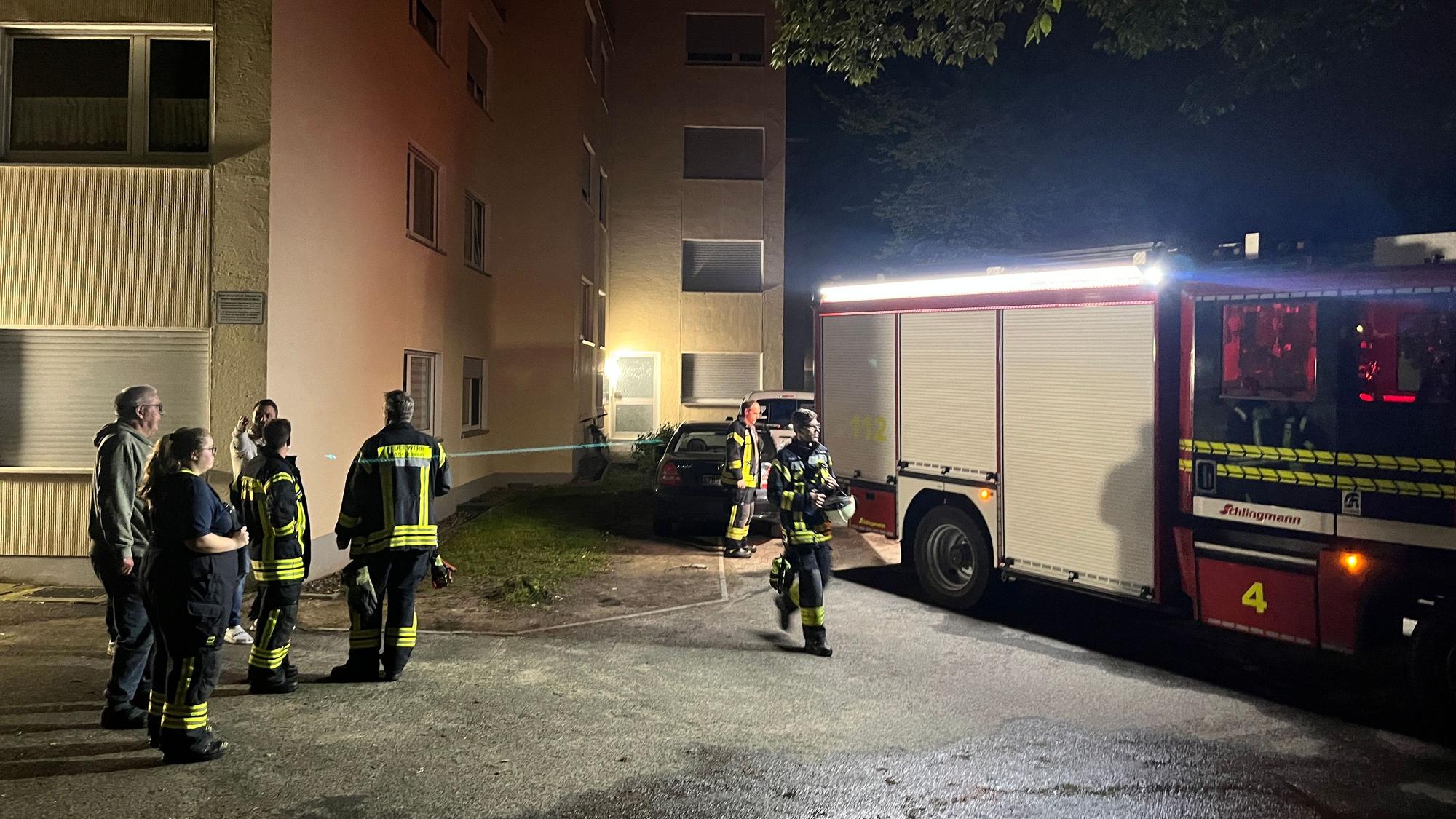 In einem Keller an der Langeler Straße in Lülsdorf haben vermutlich Kinder gezündelt und Papier angesteckt.