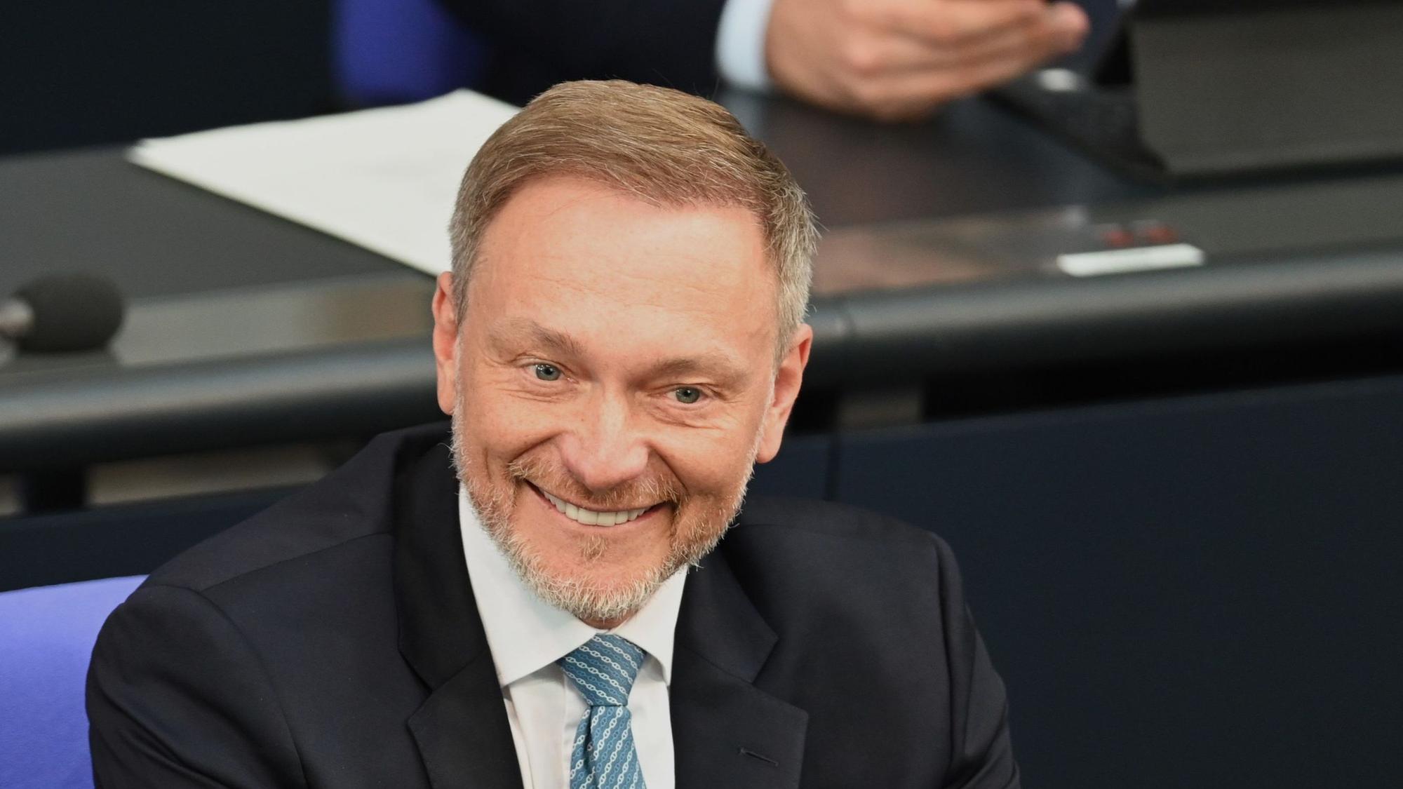 Christian Lindner (FDP), Bundesfinanzminister, bei einer Plenardebatte im Bundestag.