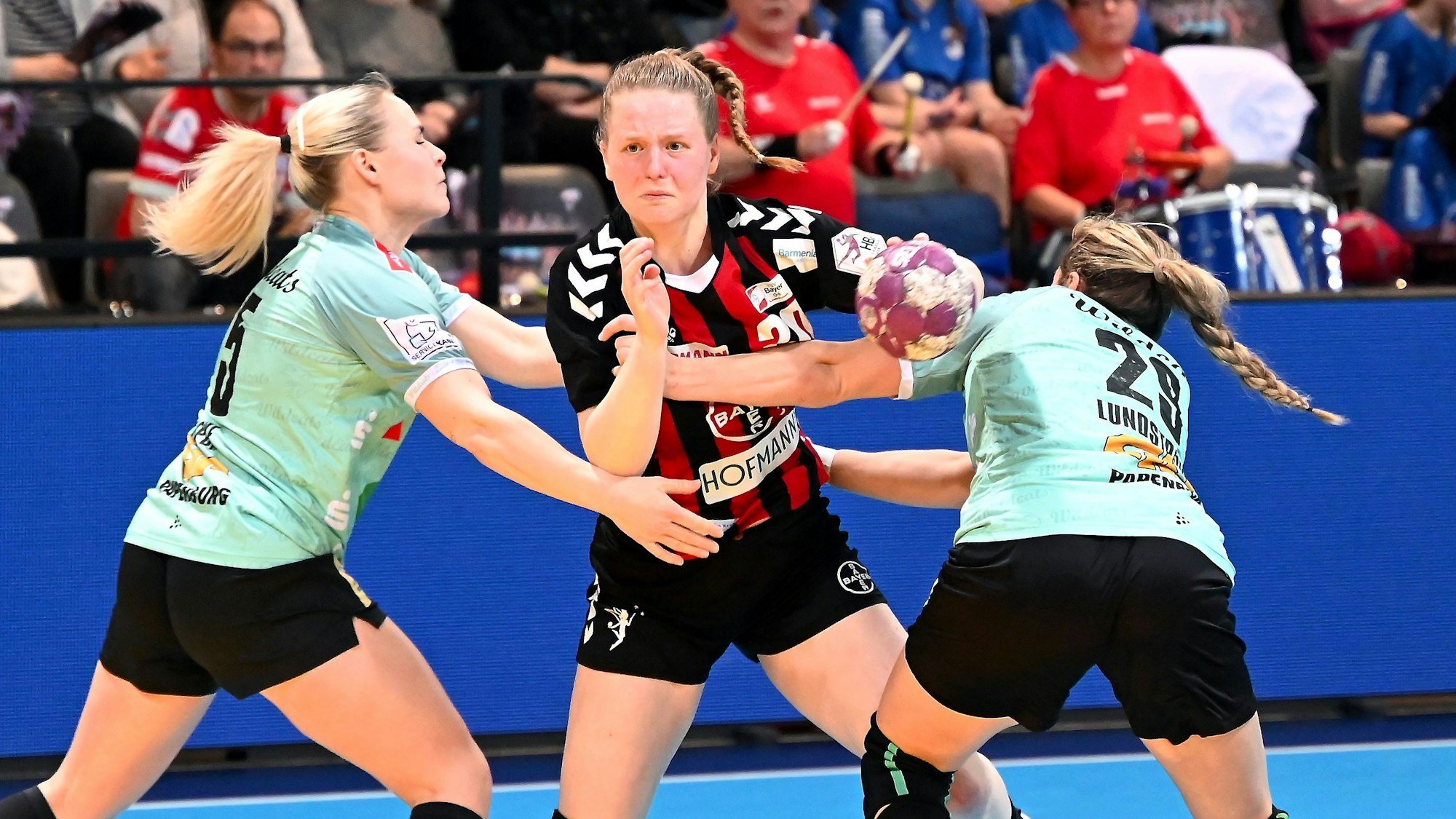 17.03.2024, Handball-Bayer Leverkusen-Halle
mitte: Pia Terfloth (Bayer)
Foto: Uli Herhaus