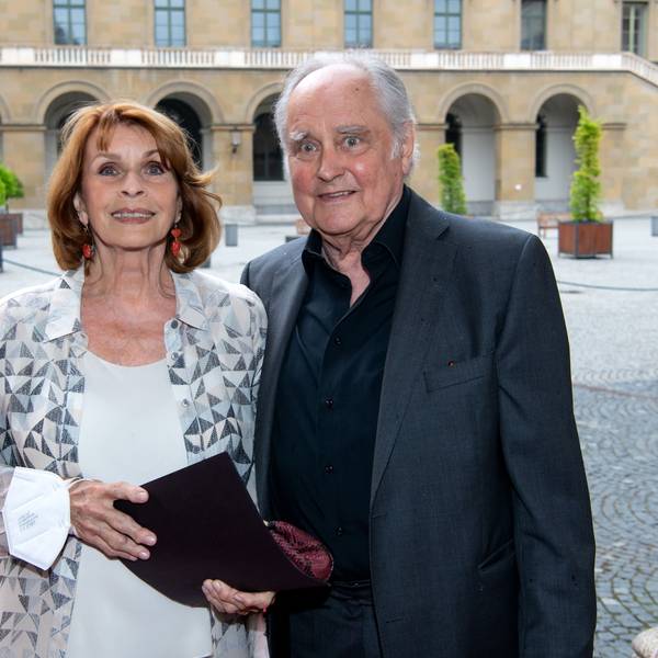 Senta Berger mit ihrem Ehemann Michael Verhoeven auf dem Roten Teppich.