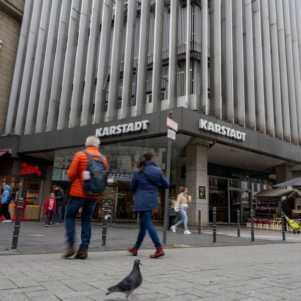 27.04.2024, Köln: Das Warenhaus von Galeria Karstadt an der Breite Straße in der Innenstadt. Das Unternehmen will sich im Zuge seiner Sanierung von Filialen mit zu hohen Mietkosten trennen. Die ehemalige Karstadt-Filiale in der Innenstadt soll dazu gehören.
Foto: Uwe Weiser