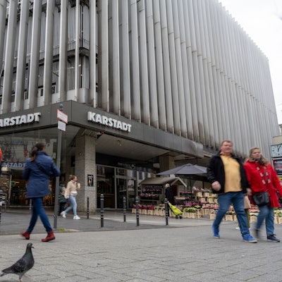 27.04.2024, Köln: Das Warenhaus von Galeria Karstadt an der Breite Straße in der Innenstadt. Das Unternehmen will sich im Zuge seiner Sanierung von Filialen mit zu hohen Mietkosten trennen. Die ehemalige Karstadt-Filiale in der Innenstadt soll dazu gehören. 
Foto: Uwe Weiser