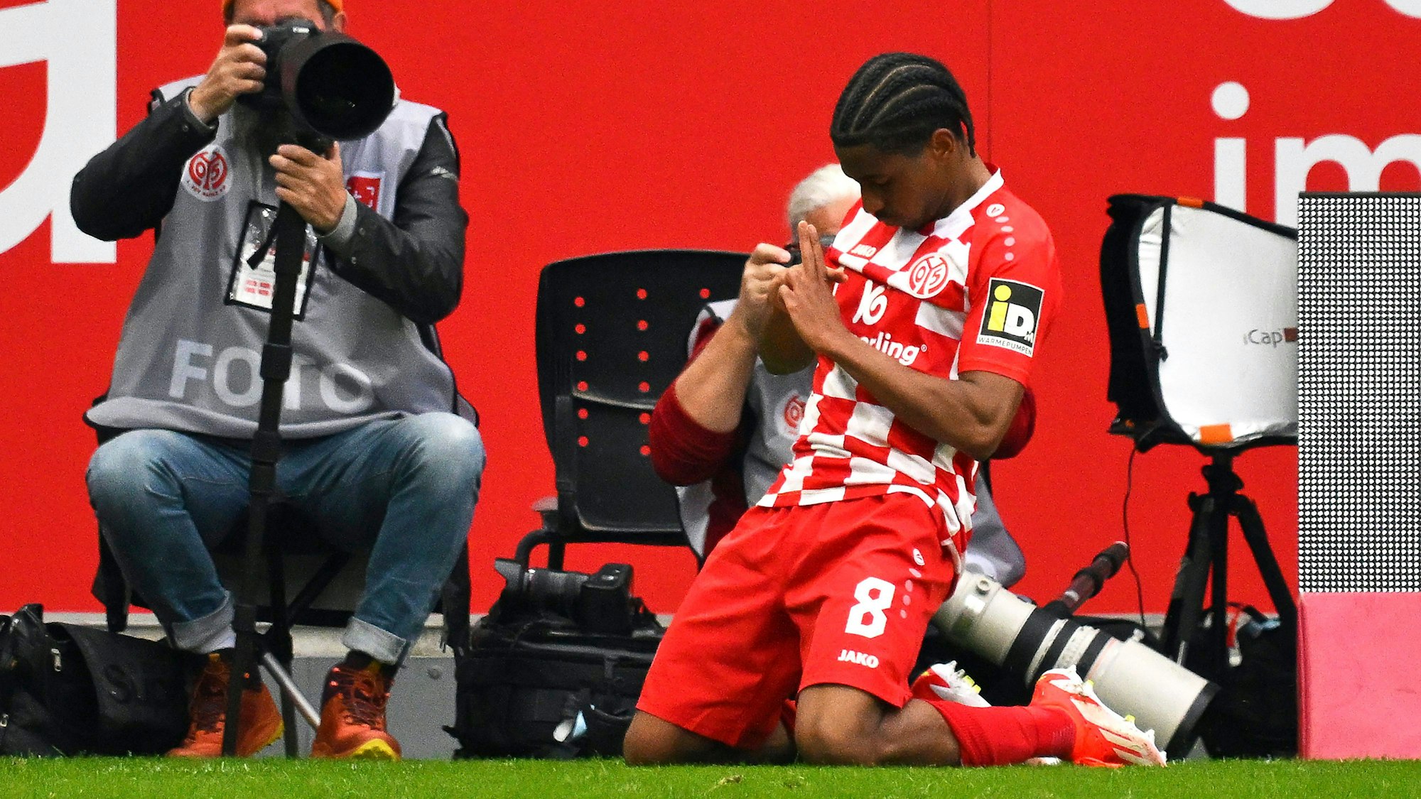 Der Mainzer Leandro Barreiro jubelt nach seinem Treffer zum 1:0.