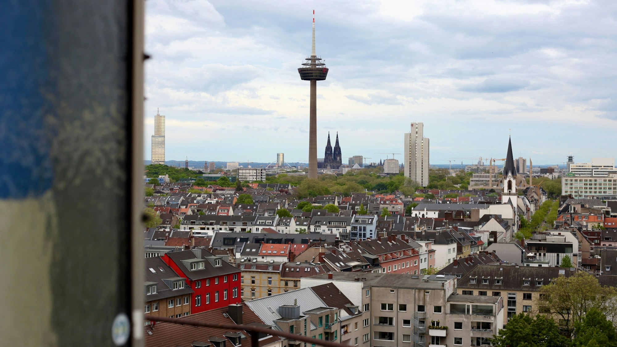 Außerhalb der Lichtkuppel des Heliosturms kann man die gesamte Stadt überblicken.