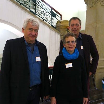 Professor Dr. Markus Ottersbach, Anne Broden und Rolf Blandow (v.l.) befürworten eine Fortsetzung des Praxisprojekts.