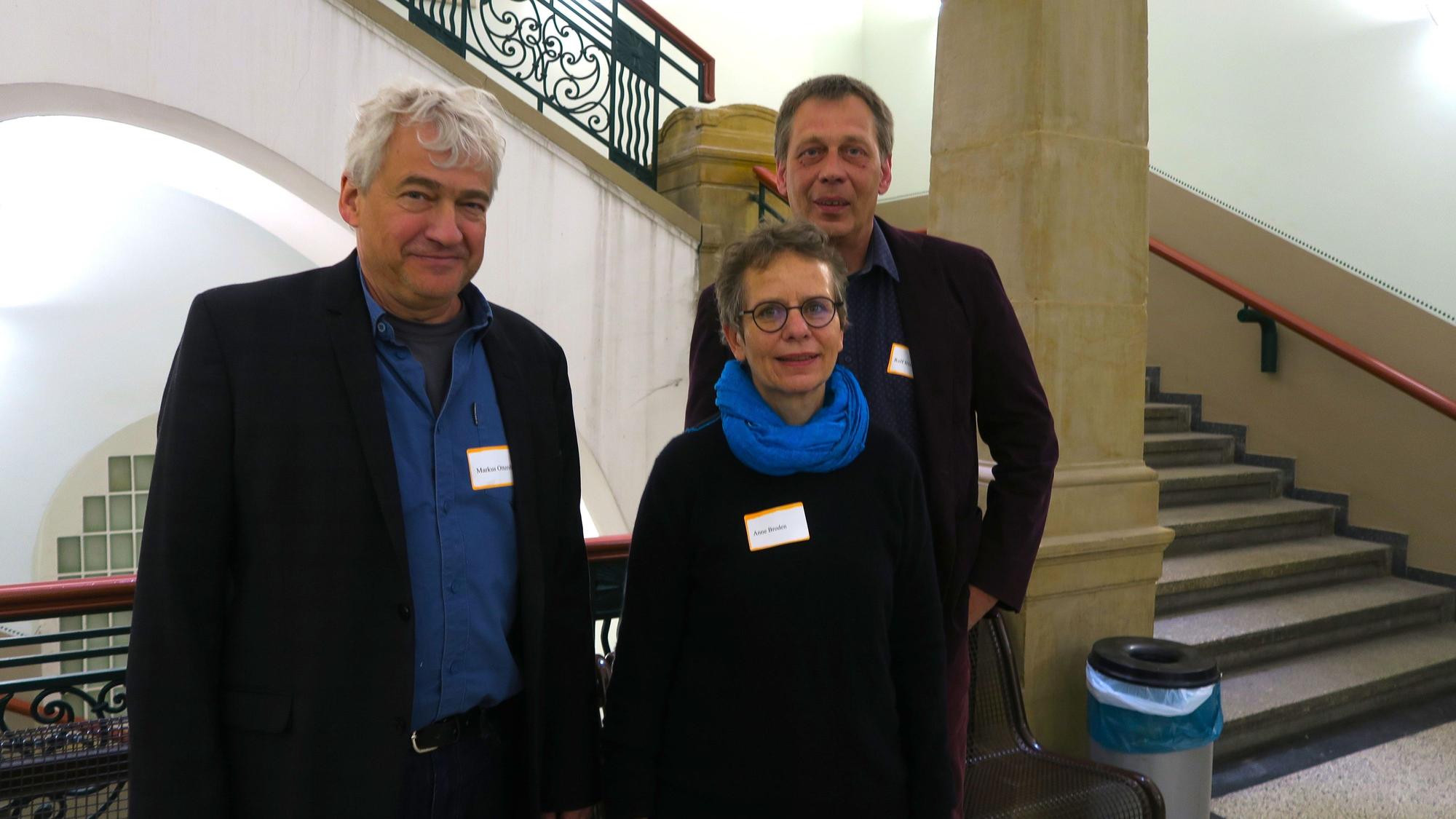 Professor Dr. Markus Ottersbach, Anne Broden und Rolf Blandow (v.l.) befürworten eine Fortsetzung des Praxisprojekts.