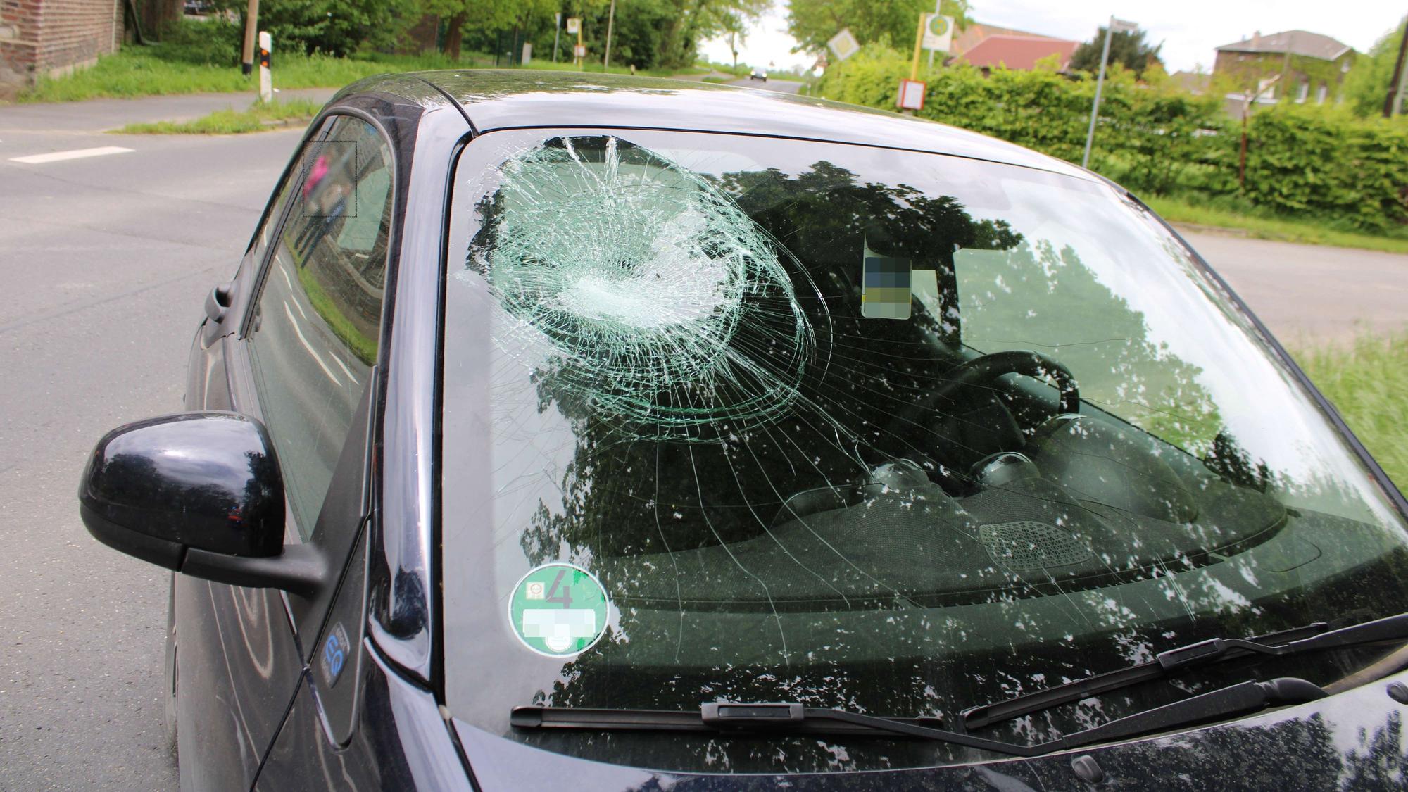 Bei einem Verkehrsunfall auf der Wahner Straße ist ein 81 Jahre alter Pedelec-Fahrer schwer verletzt worden.